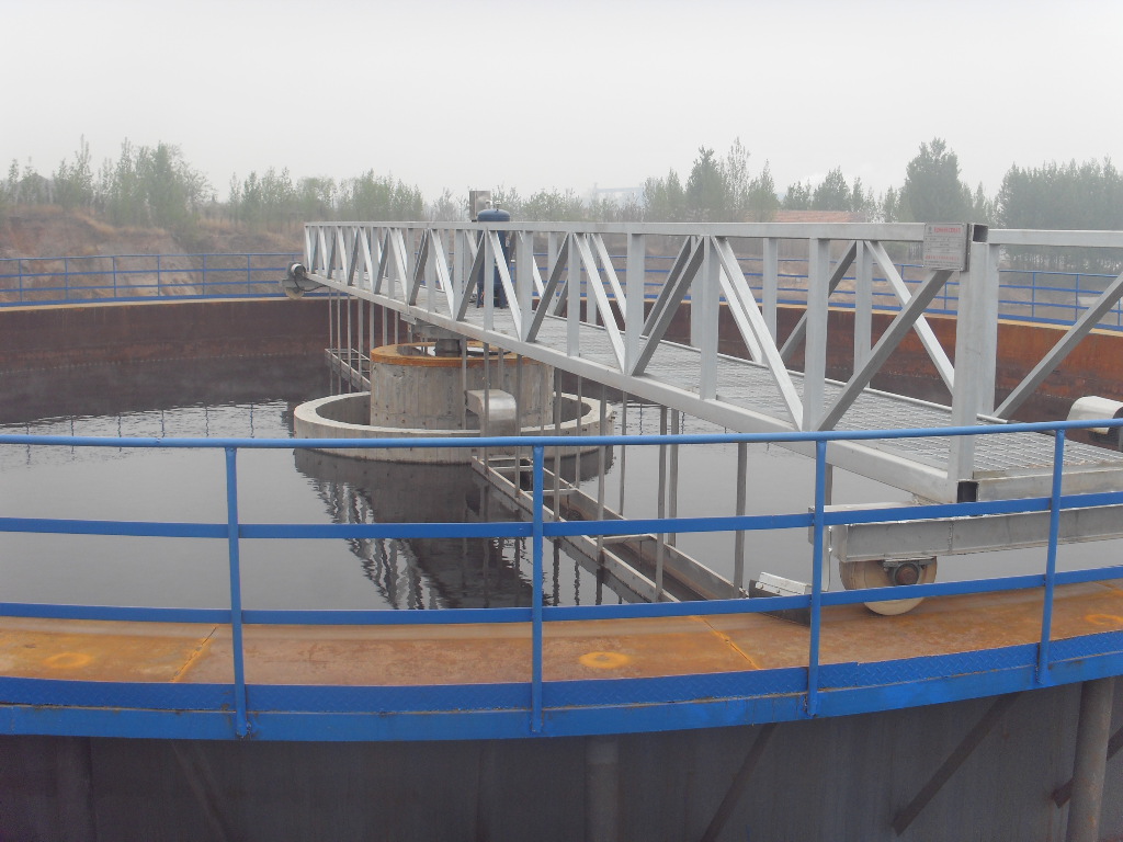 地衛(wèi)環(huán)保刮吸泥機(jī)——節(jié)能環(huán)保，高效凈化水質(zhì)